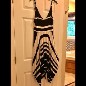 Black & white geometric jersey blend sundress, L